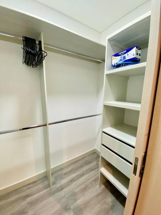 Beautiful New Loft Poblado Apartment