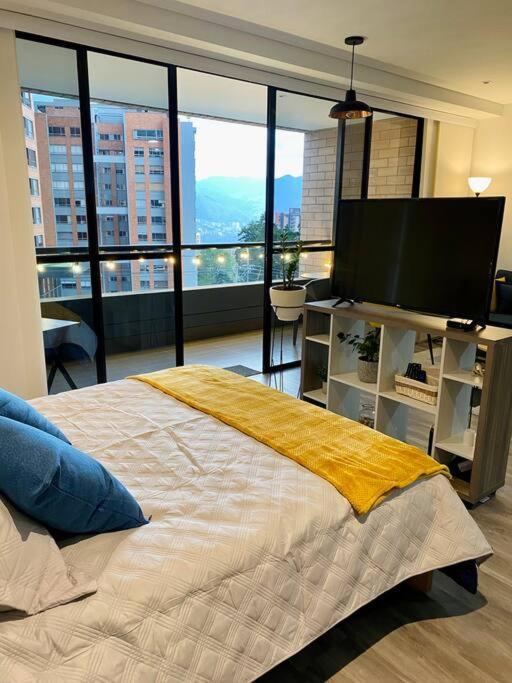 Beautiful New Loft Poblado Apartment